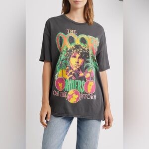 Merch Traffic The Doors Riders on the Storm Oversize Graphic Tee